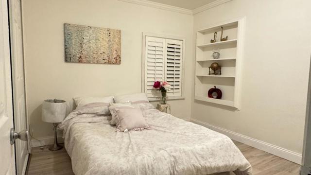 315 Garden Street, East Palo Alto CA: https://media.crmls.org/mediaz/204b039b-20b5-4bee-bbe7-40072805d281.jpg