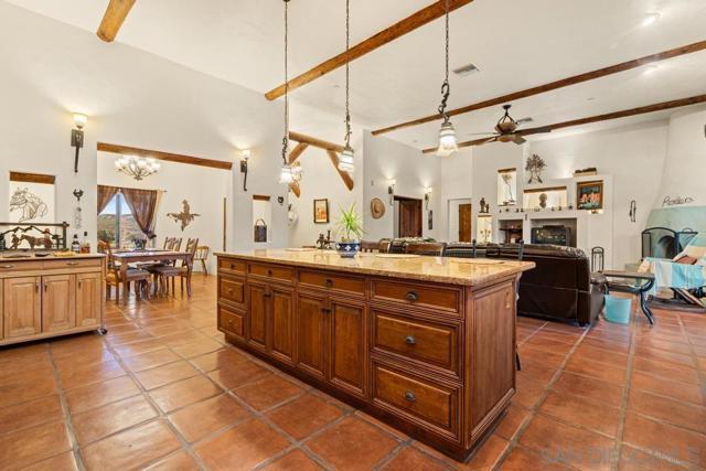 40760 Old Highway 80, Boulevard CA: https://media.crmls.org/mediaz/204b4c58-5616-423d-904c-4a295abcd0f7.jpg