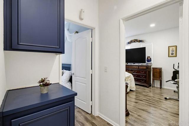 Detail Gallery Image 19 of 36 For 6133 Verda Ln, San Diego,  CA 92130 - 2 Beds | 2/1 Baths