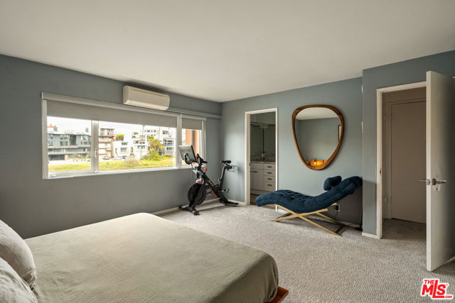 6400 Pacific Avenue, Playa del Rey CA: https://media.crmls.org/mediaz/204c1431-8671-4c40-8f54-ea7cd507f378.jpg