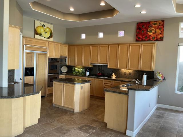 81650 Tiburon Drive, La Quinta CA: https://media.crmls.org/mediaz/204c8521-9eeb-4fbc-bd18-ec61104b8bc0.jpg