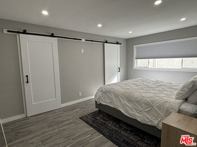 940 7th Street, Santa Monica CA: https://media.crmls.org/mediaz/204cb7c6-04ff-4be8-bf27-47a89f38d808.jpg
