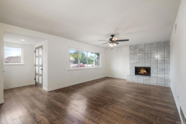 Detail Gallery Image 15 of 38 For 4960 Sparks Ave, San Diego,  CA 92110 - 3 Beds | 2 Baths