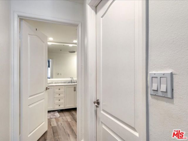 4477 Woodman Avenue, Sherman Oaks CA: https://media.crmls.org/mediaz/204d41cc-eb57-4d07-953f-547c1ea58ca9.jpg
