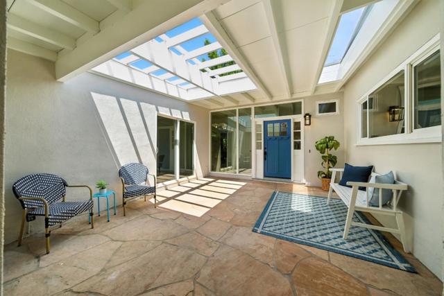 821 E Meadow Drive, Palo Alto CA: https://media.crmls.org/mediaz/204d4dac-1a31-4281-b4a7-5af26f554195.jpg