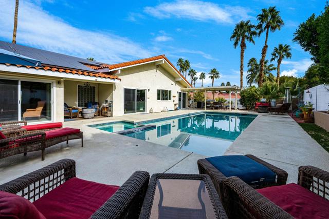 72915 Skyward Way, Palm Desert CA: https://media.crmls.org/mediaz/204eb7ed-f0a6-4b9c-9d33-f24218910e9d.jpg
