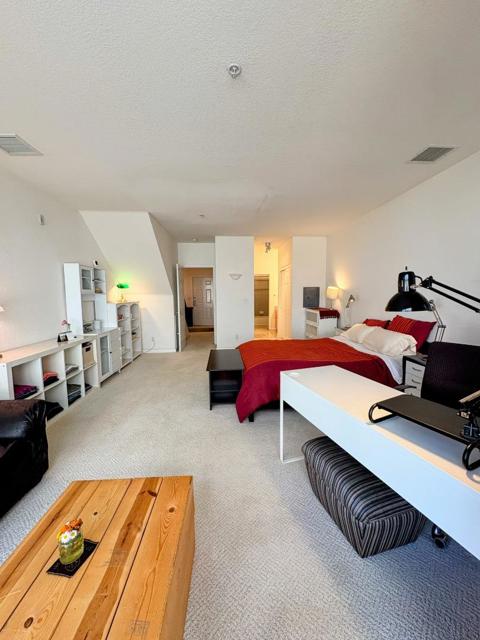 400 N 1st Street, San Jose CA: https://media.crmls.org/mediaz/204ebd1a-a3e4-4f2c-94b7-3d5f26a776a7.jpg