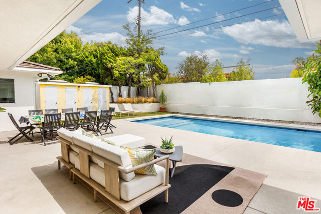 5544 W 63rd Street, Los Angeles CA: https://media.crmls.org/mediaz/204f6340-15e1-4df4-9d00-7ab5a5768e6d.jpg