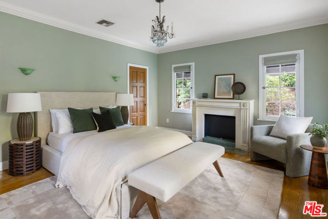 540 Mount Washington Drive, Los Angeles CA: https://media.crmls.org/mediaz/204fe9fe-35ff-4358-aba5-c76aac6f2fe8.jpg