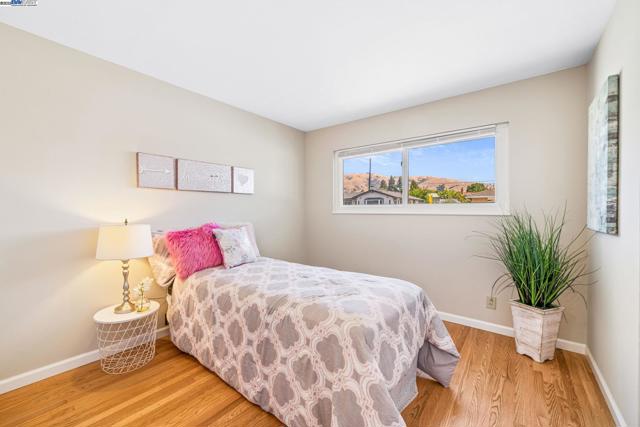 2082 Boxwood Way, Fremont CA: https://media.crmls.org/mediaz/205034e7-6326-4514-8f12-4be43c3ed78a.jpg