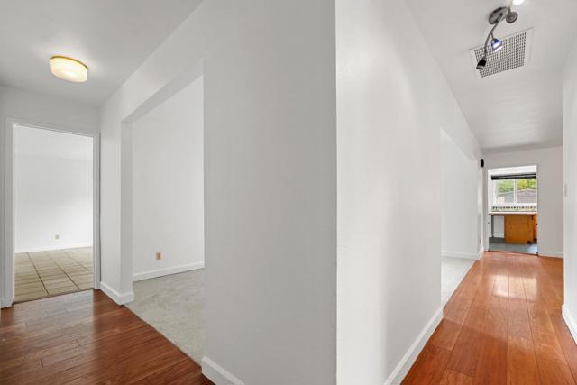 1091 Century Drive, Napa CA: https://media.crmls.org/mediaz/20505953-434a-42ed-af65-0c13e9eef075.jpg