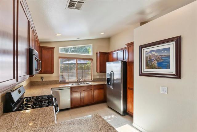 Image 16 of 34 For 52945 Avenida Herrera