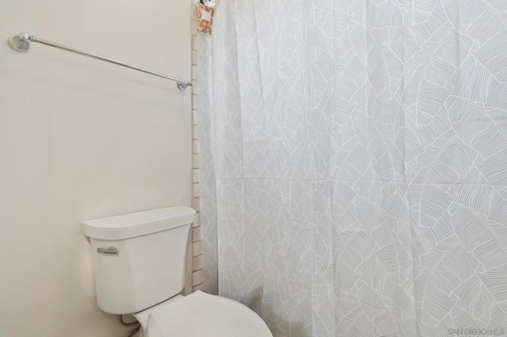 MLS #250035843SD img 40