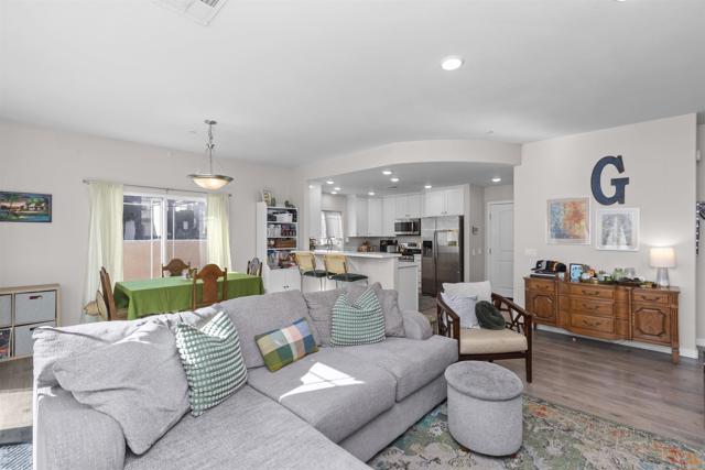 Detail Gallery Image 7 of 41 For 759 Lincoln Place, El Cajon,  CA 92020 - 3 Beds | 2/1 Baths