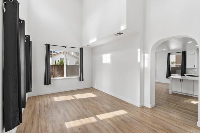 Detail Gallery Image 6 of 35 For 1048 Sunset Crossing Point, San Diego,  CA 92154 - 5 Beds | 3 Baths