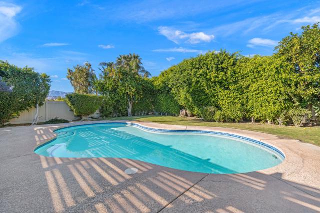 74370 Primrose Drive, Palm Desert CA: https://media.crmls.org/mediaz/2052546b-4a7d-4b01-99a6-58285ddcd773.jpg