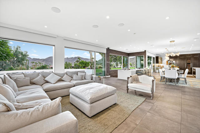 49120 Sunrose Lane, Palm Desert CA: https://media.crmls.org/mediaz/2052a801-1769-4503-996e-bb20352bb310.jpg