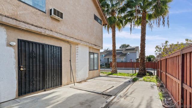 1534 Heirloom Ave, Perris CA: https://media.crmls.org/mediaz/20530402-71f7-4f6b-9ef6-c80be98b2b0f.jpg