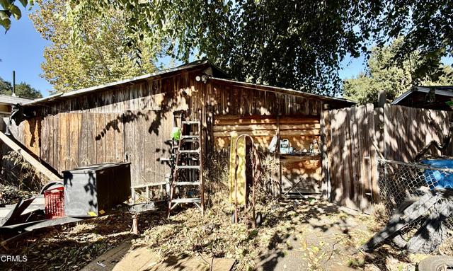 229 S Padre Juan Avenue, Ojai CA: https://media.crmls.org/mediaz/2053176c-35b0-47d0-979b-a4f97ab279a1.jpg