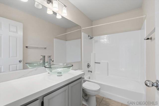 16156 Avenida Venusto, San Diego CA: https://media.crmls.org/mediaz/2053416d-346c-44bd-b797-9761645e5b0c.jpg