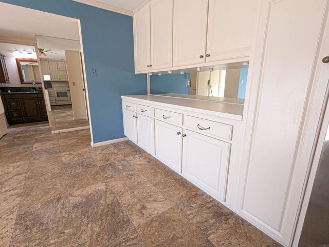 Image 4 of 27 For 12565 Oaks North Drive 211