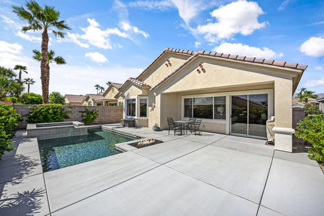 78189 Kensington Avenue, Palm Desert CA: https://media.crmls.org/mediaz/2053b459-e591-4978-8d32-766af35386a5.jpg