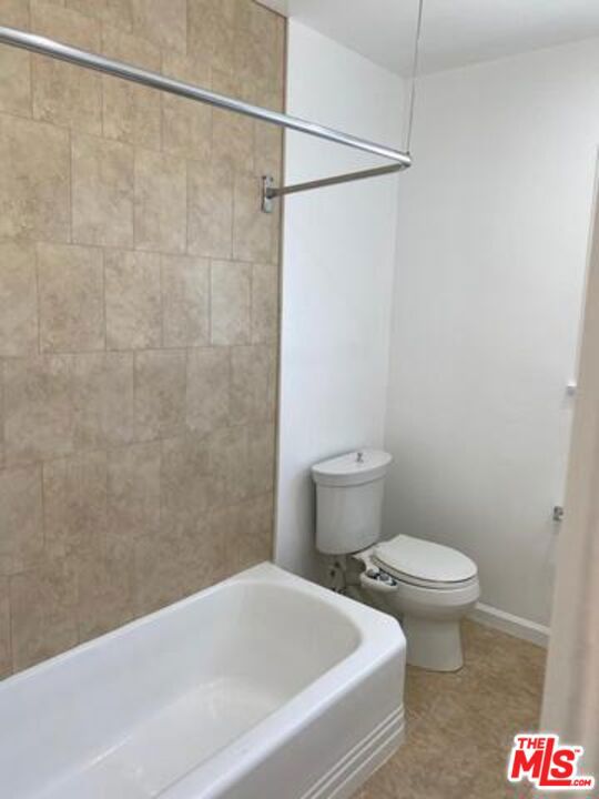 5784 Corbett Street, Los Angeles CA: https://media.crmls.org/mediaz/20552694-2b05-4a57-a0f1-541d9a0f5e69.jpg