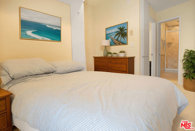 23901 Civic Center Way, Malibu CA: https://media.crmls.org/mediaz/20560c6e-5122-409f-b8ff-e08cbdb84be1.jpg