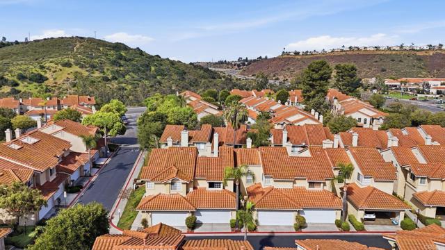 Detail Gallery Image 48 of 50 For 10974 Creekbridge Pl, San Diego,  CA 92128 - 2 Beds | 2/1 Baths