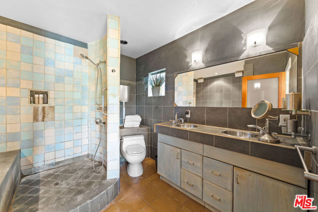 3162 Durand Drive, Los Angeles CA: https://media.crmls.org/mediaz/2056b629-dda5-4be5-9d77-76d28c1979e0.jpg