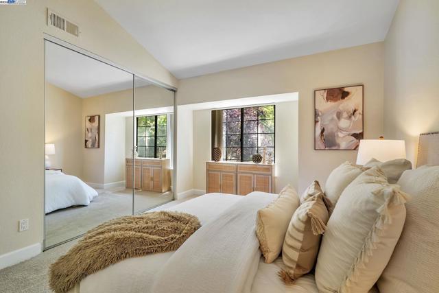 383 Eastridge Dr, San Ramon CA: https://media.crmls.org/mediaz/20574bbe-099c-4479-8ac7-1261bdba5d3a.jpg