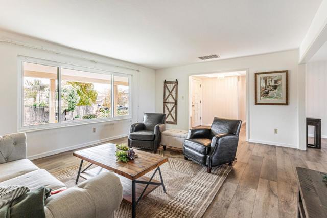690 Ridgemark Drive, Hollister CA: https://media.crmls.org/mediaz/20578559-c13b-4050-ae6d-b091f26280fa.jpg