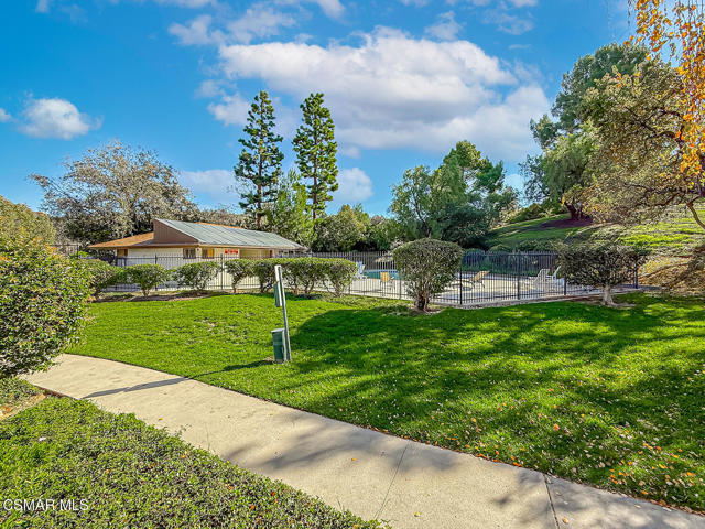 2098 Covington Avenue, Simi Valley CA: https://media.crmls.org/mediaz/2057f94a-6a7b-4905-b2aa-741aa15256a7.jpg