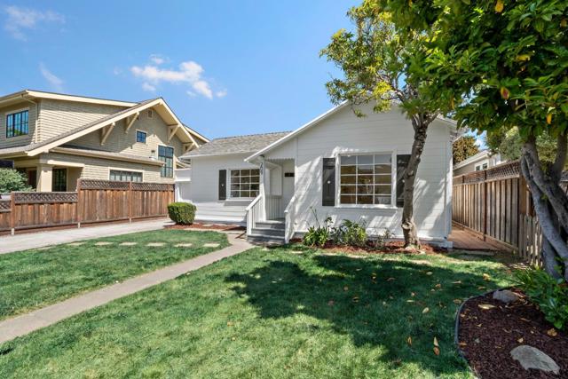 209 Bayswater Avenue, Burlingame CA: https://media.crmls.org/mediaz/2058c88b-c5c3-4e4a-a860-59e24abfb528.jpg
