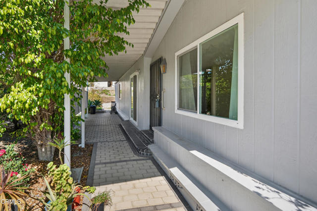 Detail Gallery Image 3 of 37 For 222 Calle Fronte #29,  Camarillo,  CA 93012 - 2 Beds | 2 Baths