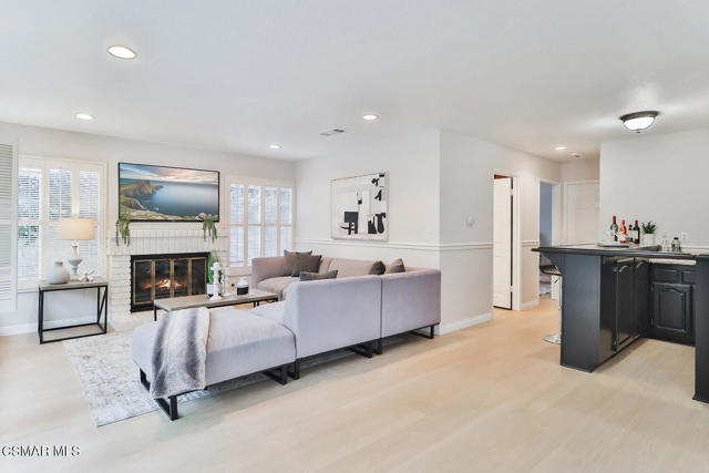 29153 Oakpath Drive, Agoura Hills CA: https://media.crmls.org/mediaz/205a94bf-b05f-49e9-94b2-0b9c536508aa.jpg