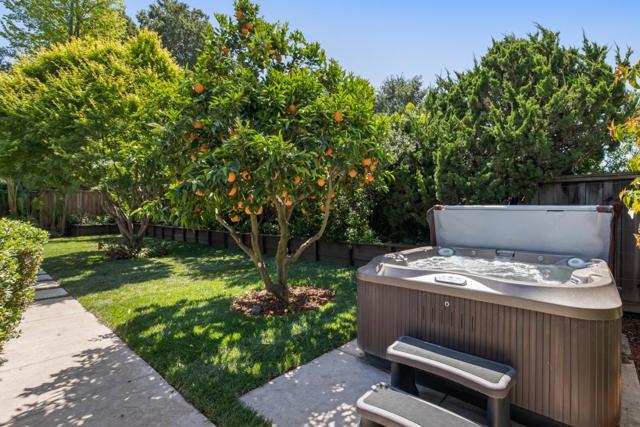 34 Carriage Court, Los Altos CA: https://media.crmls.org/mediaz/205aa31e-7e8f-4c16-acf8-e2ef1401af10.jpg
