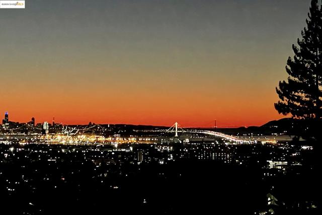 310 Pacific Ave, Piedmont CA: https://media.crmls.org/mediaz/205adba4-3fc9-409c-9bb5-063f6af35e76.jpg