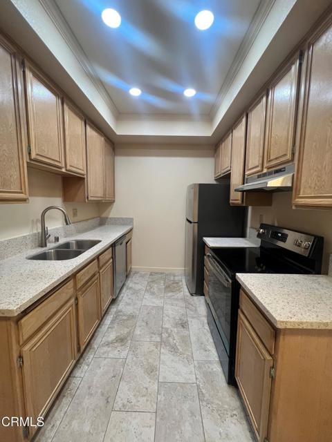 Detail Gallery Image 4 of 14 For 4201 via Marisol #330,  Los Angeles,  CA 90042 - 2 Beds | 2 Baths