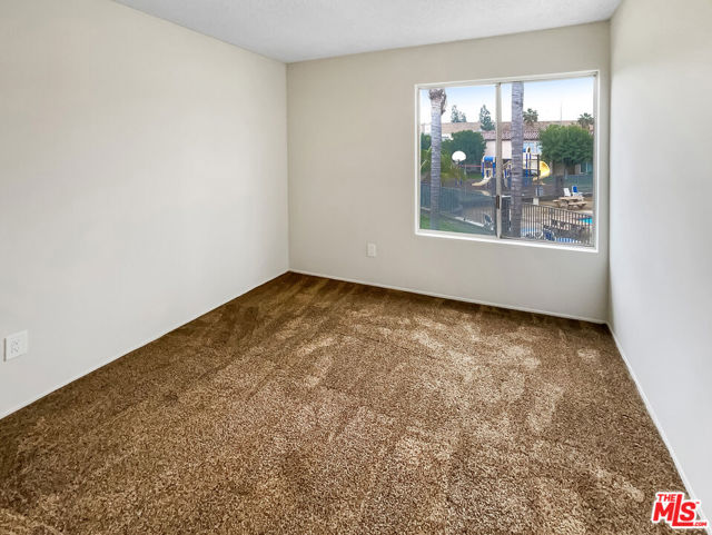 700 W La Veta Avenue, Orange CA: https://media.crmls.org/mediaz/205b468f-4807-48e6-a7f7-5ffccb9b52c6.jpg