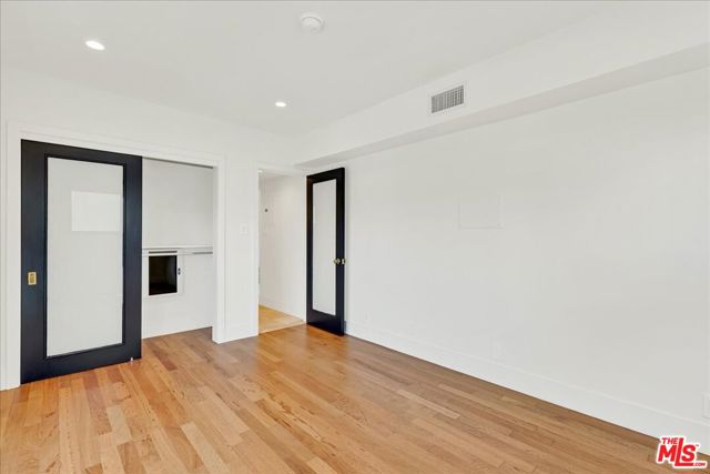 210 S Hamilton Drive, Beverly Hills CA: https://media.crmls.org/mediaz/205b80f5-3a50-4ee2-bb0e-fd28c5f52083.jpg