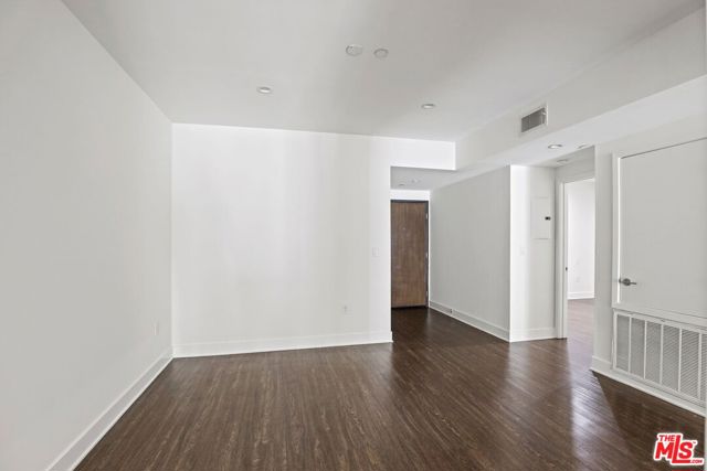 1868 Kelton Avenue, Los Angeles CA: https://media.crmls.org/mediaz/205b8293-2eec-464d-9ffb-b27e81c0bd51.jpg