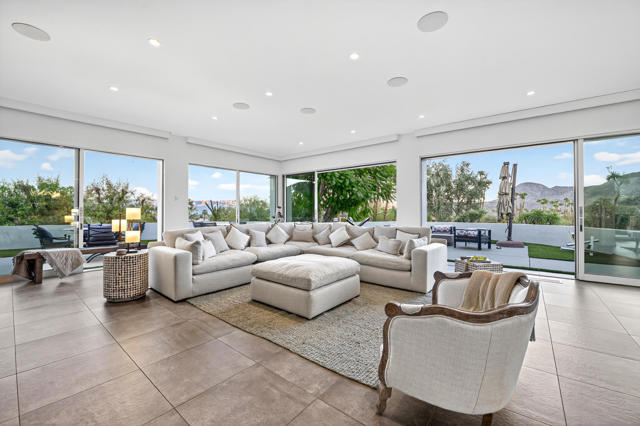 49120 Sunrose Lane, Palm Desert CA: https://media.crmls.org/mediaz/205c6ab5-60b0-4a78-8f54-90e8d94218e0.jpg