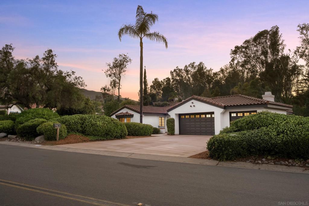3309 Lomas Serenas