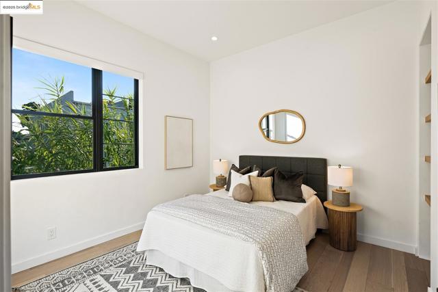 3317 Harrison St, Oakland CA: https://media.crmls.org/mediaz/205e55d5-fb56-4a37-8efd-9d4a65edb6f4.jpg