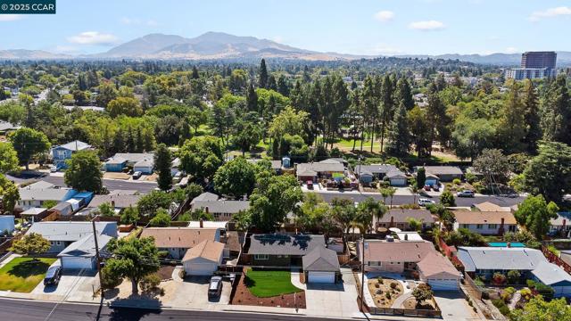 2425 Jerilynn Dr, Concord CA: https://media.crmls.org/mediaz/205eeade-ca11-4067-8f7e-0b6530d8b89e.jpg