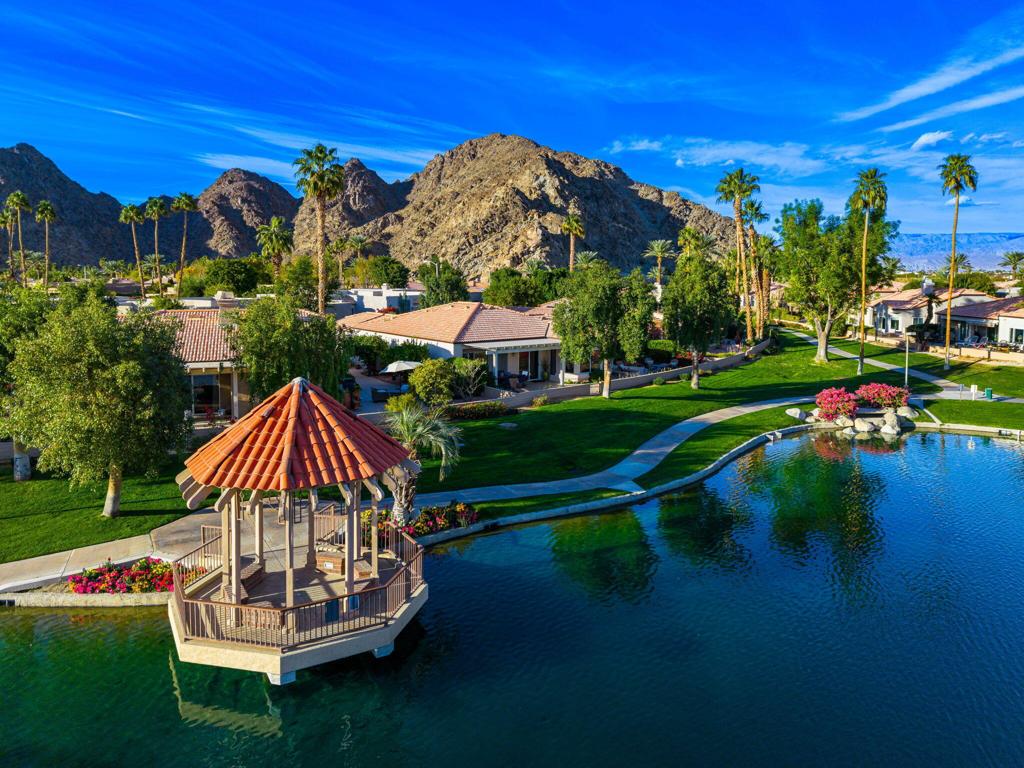 https://media.crmls.org/mediaz/205f3824-eb99-4a49-a0cc-b9f62f7c5650.jpg?preset=X-Large
