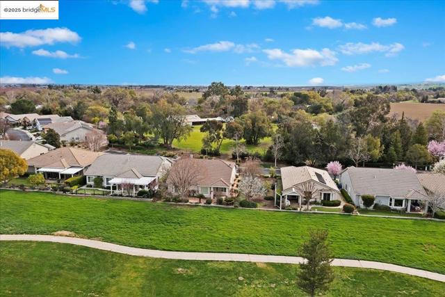 625 Pomona Dr, Brentwood CA: https://media.crmls.org/mediaz/205f42d5-3acc-4b9b-96b6-f4d3e214fea1.jpg