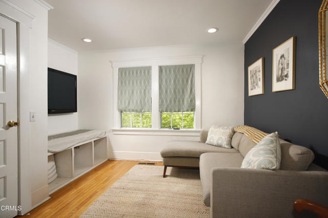 662 S El Molino Avenue, Pasadena CA: https://media.crmls.org/mediaz/205f4522-546d-483d-8c21-7e67c927a784.jpg