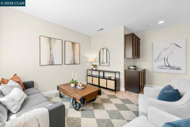 240 Alta St, Brentwood CA: https://media.crmls.org/mediaz/205f9c4e-0b44-4e64-8b24-076c8650dffe.jpg